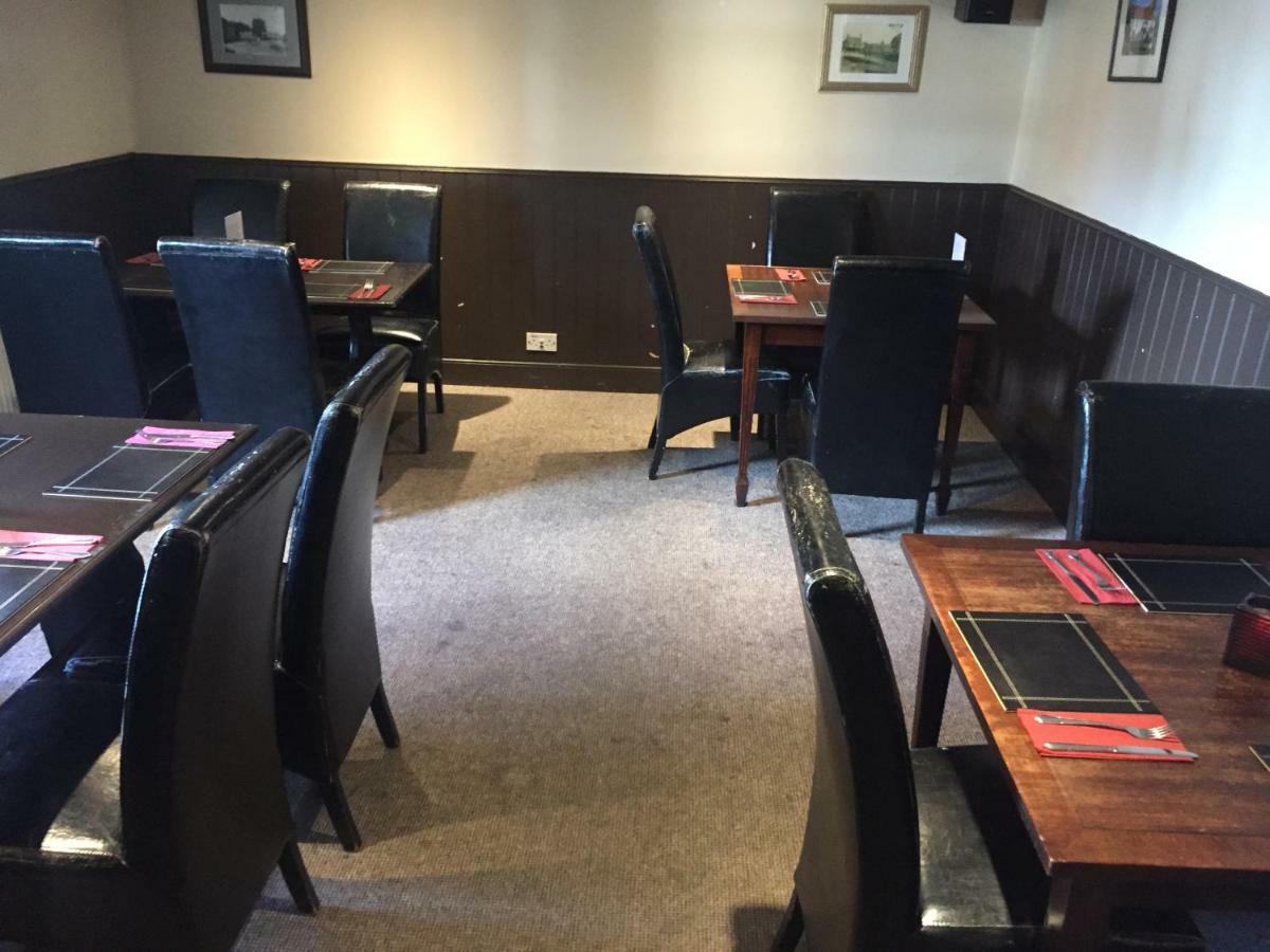 The St Crispin Inn Worth  ภายนอก รูปภาพ