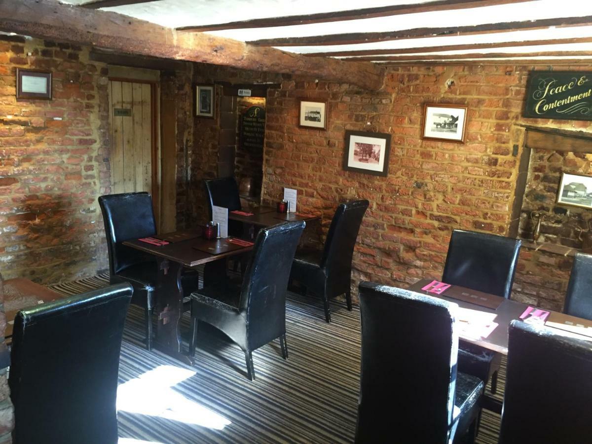 The St Crispin Inn Worth  ภายนอก รูปภาพ